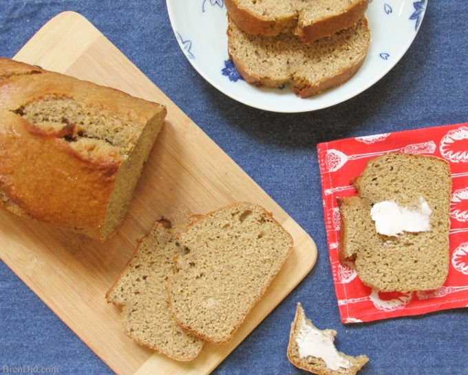 BrenDid Best Banana Bread ! There's no oil, less sugar and whole wheat flour in this delicious recipe .