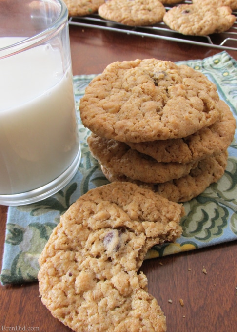 BrenDid Piece of My Heart Oatmeal Chocolate Chip Cookies: healthy oatmeal chocolate chip cookies