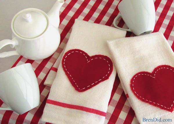 Saying “I love you!” doesn’t have to cost a bundle this Valentine’s Day. Impress your guests with these adorable Valentine Tea Towels {Pottery Barn inspired} for only $0.79! Read the easy tutorial with free printable pattern at BrenDid.com. The easy craft uses premade flour sack tea towels and iron-on adhesive appliqué. The best part, at under $1 each you can afford to spread the Valentine love around the whole neighborhood! - See more at: https://brendid.com/pb-inspired-valentine-tea-towels/