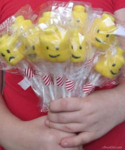 Hosting a Lego themed birthday party? Try this Lego Head Marshmallow Pops Recipe; they are an easy and adorable way to add Lego head decorations to your table and treat bags.