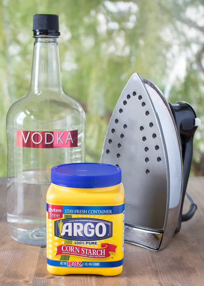 Learn how to make liquid spray starch. 3 ways to make non-toxic spray starch for pennies!