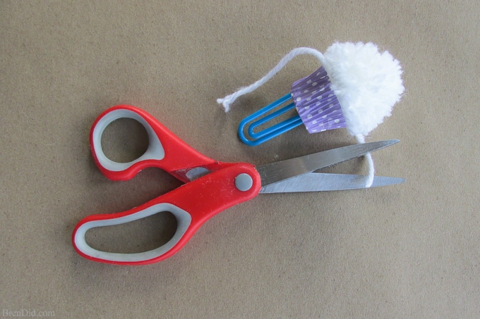 Cupcake Bookmark Craft and Free Printable Valentine Cards from BrenDid -Learn to make pom poms into cute cupcake bookmarks. Easy kids’ craft for Valentine's Day gifts and cards.