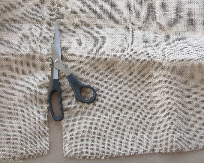 How to easily prepare burlap for sewing and crafts