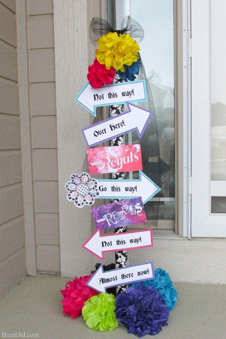 wonderland street sign for ever after high party