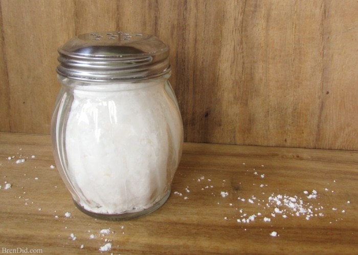 Cooling Foot and Shoe Deodorizing Powder: This DIY All-Natural Deodorant Powder Fights Odor & Stinky Feet Natural body care from BrenDid.com