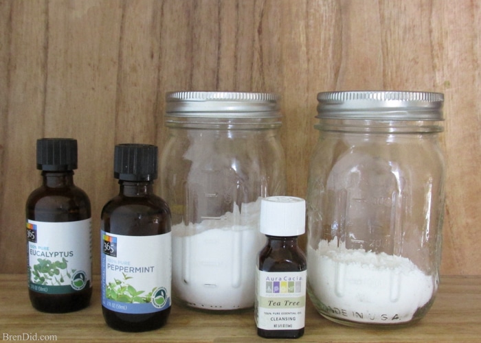 Cooling Foot and Shoe Deodorizing Powder: This DIY All-Natural Deodorant Powder Fights Odor & Stinky Feet Natural body care from BrenDid.com