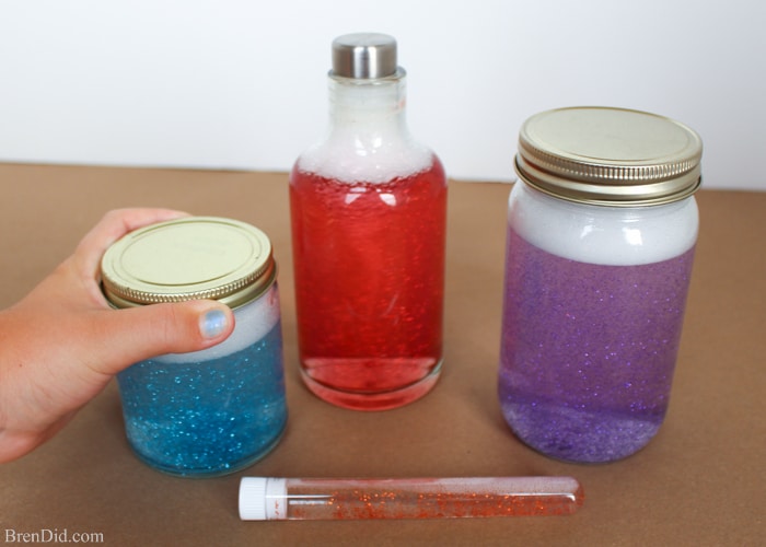 Cool Science Experiments for Kids – Get your kids interested in STEM → science, technology, engineering, and math with these easy science projects using physics and chemistry. Create a glitter tornado, shine pennies then turn them green, and catch ice on a string using supplies you have around the house. Smart is the New Cool! #free printable #STEM #lesson plan