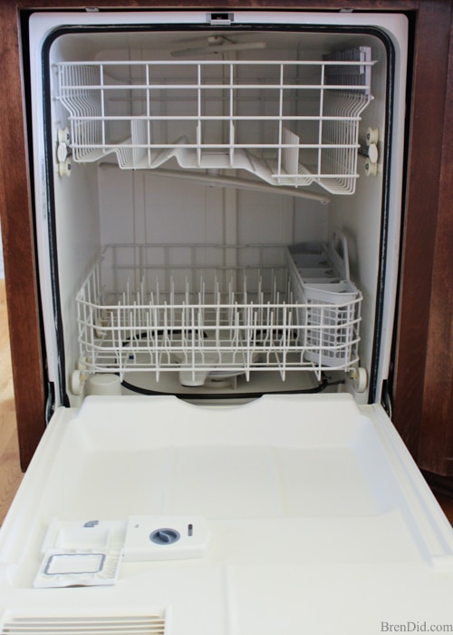 https://brendid.com/wp-content/uploads/2015/09/How-to-Naturally-Clean-a-Dishwasher.jpg