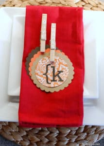 These adorable DIY napkin rings will inspire you to make your own Thnaksgiving napkin rings this Thanksgiving. These easy projects can all be completed before the big feast!