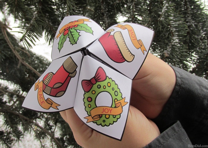 Encourage a spirit of generosity & giving in children with this giving activity for kids. This easy Christmas craft is a free printable Random Acts of Kindness for Kids Christmas Cootie Catcher. Learn how to fold a cootie catcher / paper fortune teller.