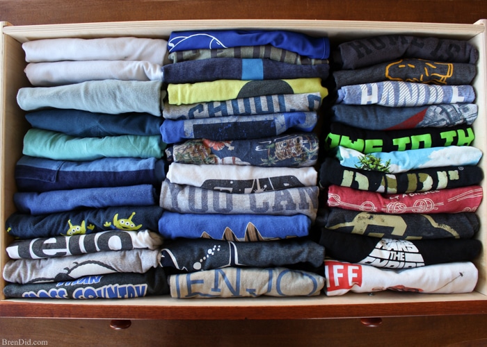 Make your own cardboard t-shirt folder and learn the best way to fold a t-shirt so your drawers can hold more clothes and you can easily find your favorite tee. Great for kids to help with laundry.