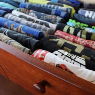 Make your own cardboard t-shirt folder and learn the best way to fold a t-shirt so your drawers can hold more clothes and you can easily find your favorite tee. Great for kids to help with laundry.