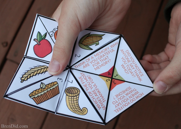 Help children practice thankfulness with this gratitude activity for kids. This easy Thanksgiving craft is a free printable Thanksgiving Cootie Catcher. Learn how to fold a cootie catcher / paper fortune teller.