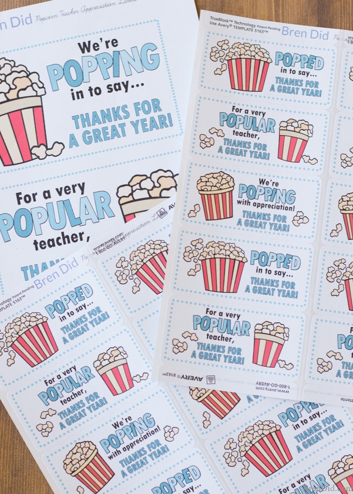 The end of school year is approaching! Tell your teacher thank you with this easy teacher appreciation gift and free printable gift tag featuring a fun popcorn puns: for a very popular teacher, we’re popping with appreciation, and popped in to say thanks. Great idea for teacher appreciation week or end of year teacher gifts. DIY Teacher Gifts, Simple Teacher Appreciation Gift, Teacher Appreciation Gift Ideas.