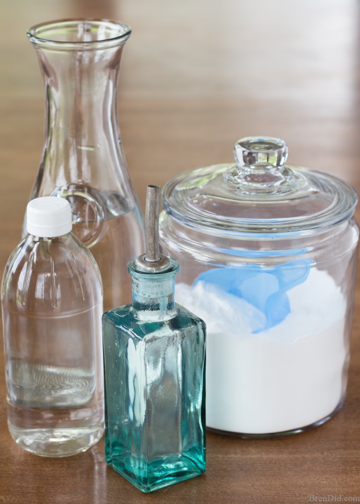 Why You Should Never Use Baking Soda And Vinegar To Clean