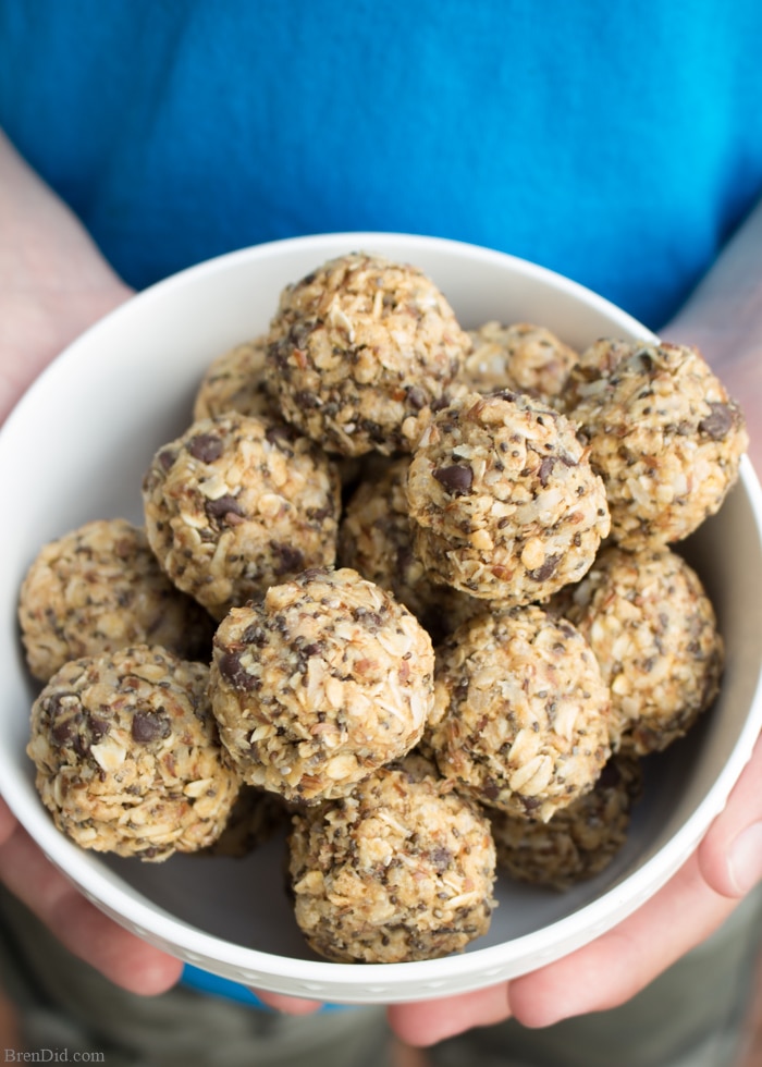 Crispy energy balls are a kid pleasing snack that is low in sugar and calories but high in iron, fiber and protein. Try this easy, no bake recipe today. My kids can’t get enough! Crispy No Bake Energy Balls Recipe