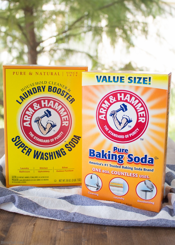 Baking Soda and Washing Soda sound similar but they are definitely not the same product. Both can be used to clean laundry, both can be used for household cleaning, but one can damage skin and the other can be eaten. Learn the difference between washing soda and baking soda PLUS their best uses. 