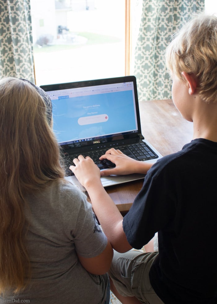 The Smart Talk is a free online tool from the National PTA and LifeLock that helps kids and parents prepare a contact for safe online behavior and responsible technology use. #TheSmartTalk #ad #CG