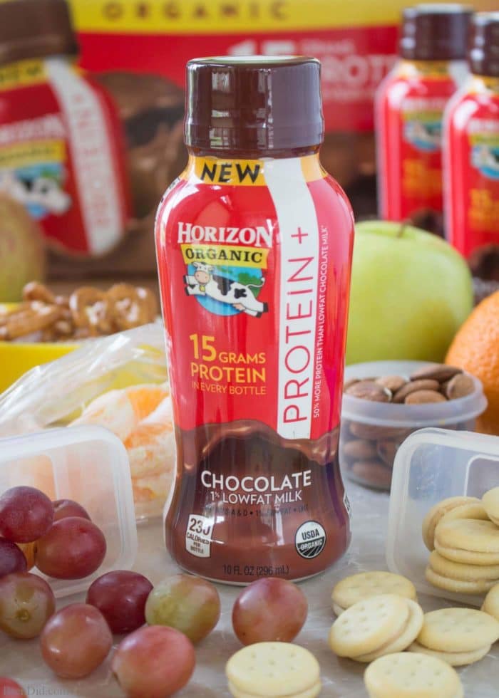 It takes nutritious foods to fuel kids for sports. Skip the protein bars and sports drinks and select the best snacks for boosting energy. Healthy team snacks for kids. Sports snacks for kids. Free printable sport snack labels. #HorizonLunch #ad