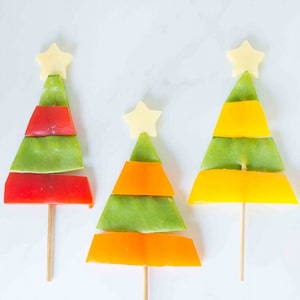  Love the holidays but hate sugar-filled snacks? These healthy Christmas treats for kids are perfect!