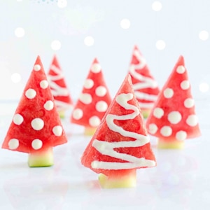  Love the holidays but hate sugar-filled snacks? These healthy Christmas treats for kids are perfect!