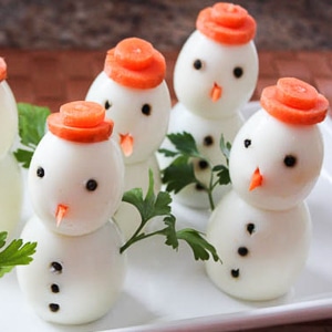  Love the holidays but hate sugar-filled snacks? These healthy Christmas treats for kids are perfect!