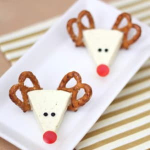 Love the holidays but hate sugar-filled snacks? These healthy Christmas treats for kids are perfect!