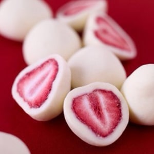 Easy and healthy Valentine's Day treats are perfect for school parties, after school snacks, and play dates. 