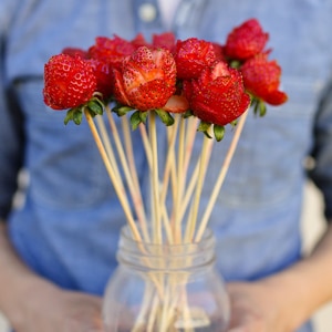 Easy and healthy Valentine's Day treats are perfect for school parties, after school snacks, and play dates. 