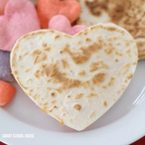 Easy and healthy Valentine's Day treats are perfect for school parties, after school snacks, and play dates. 