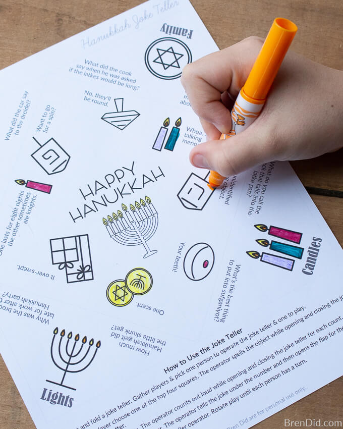 Color and Fold Hanukkah joke tellers