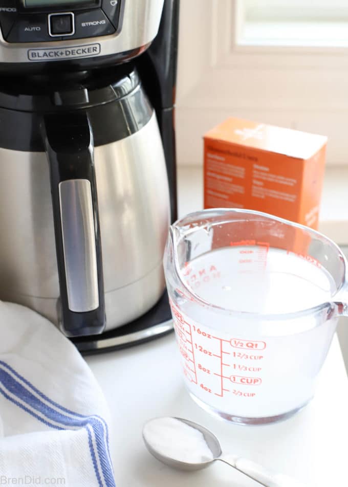 How to Clean a Coffee Maker and Coffee Pot